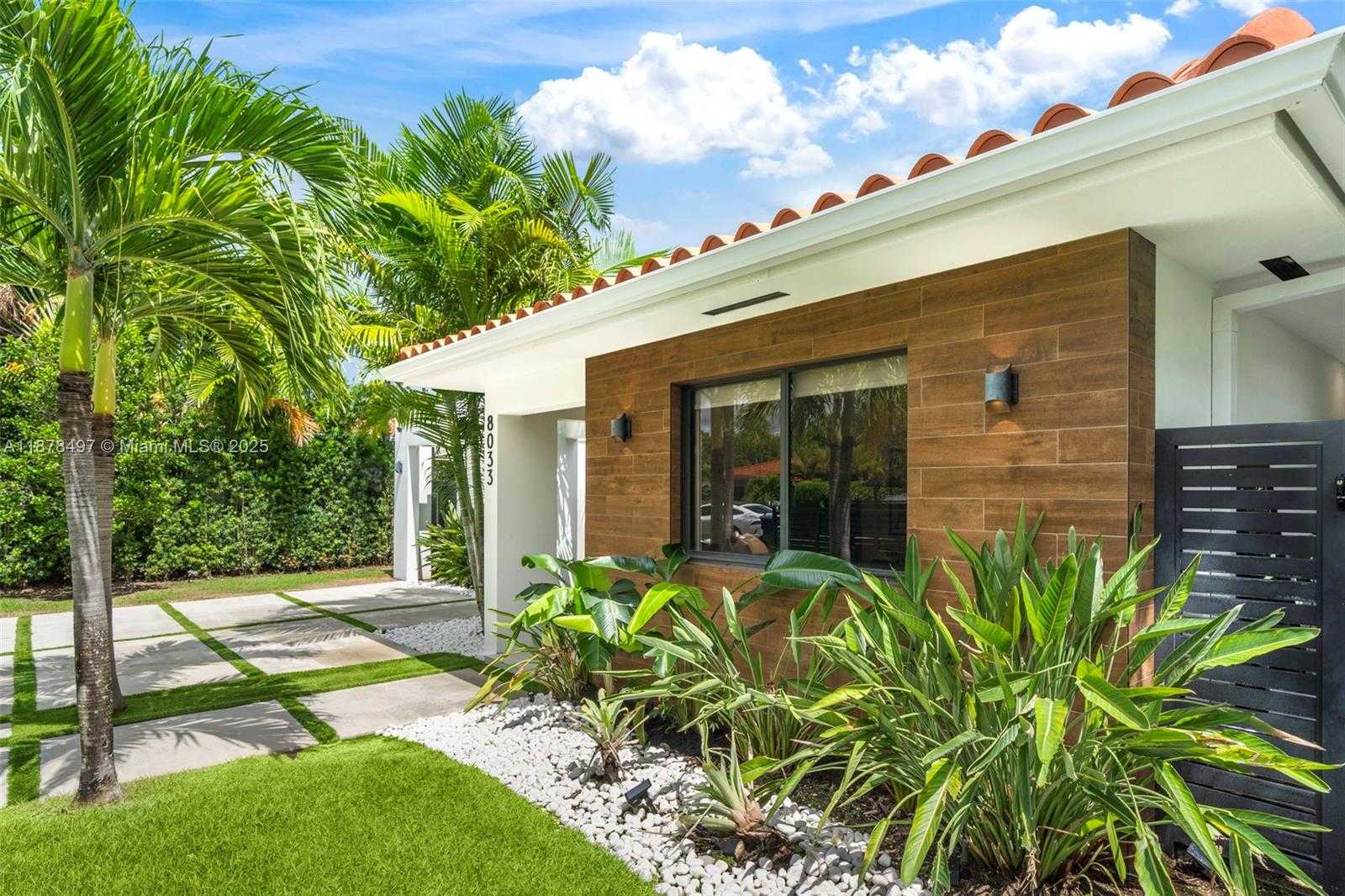 Small Image of 8033 NOREMAC AVE, Miami Beach Number 7