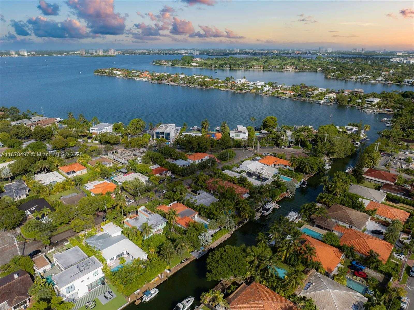 Small Image of 8033 NOREMAC AVE, Miami Beach Number 70
