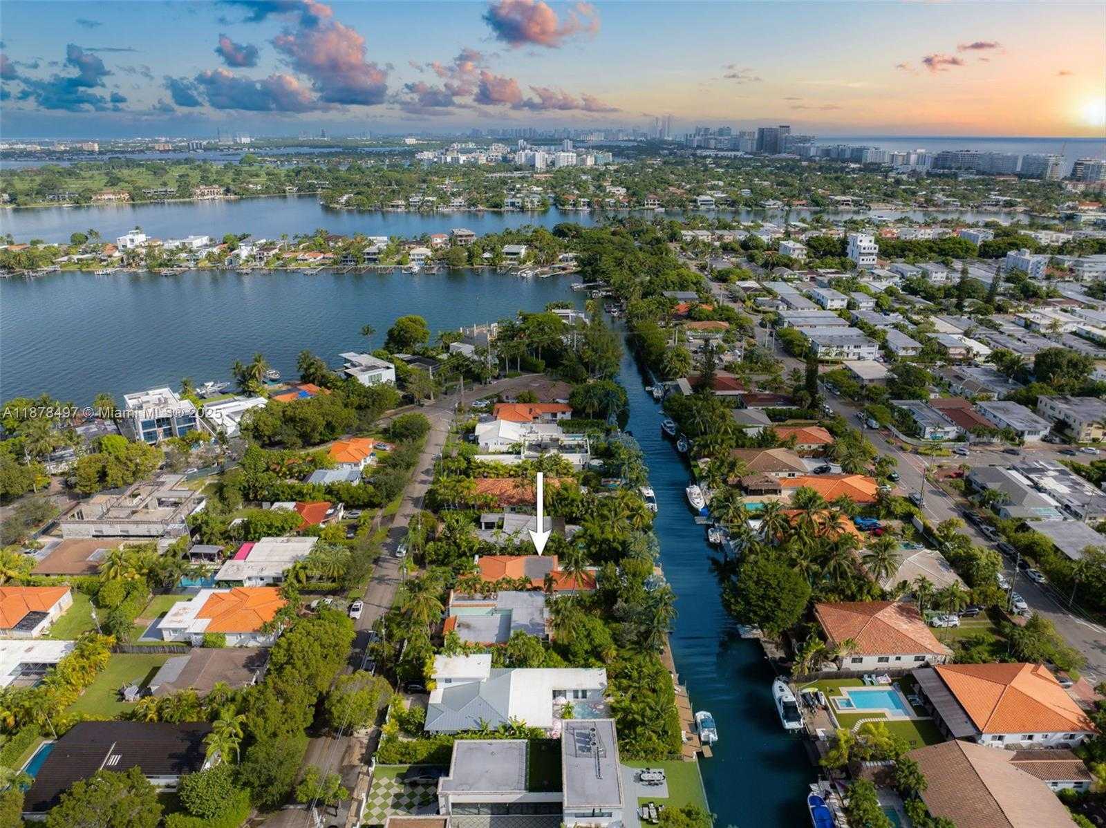 Small Image of 8033 NOREMAC AVE, Miami Beach Number 72