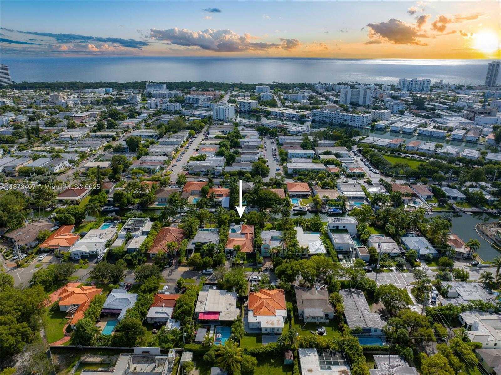 Small Image of 8033 NOREMAC AVE, Miami Beach Number 75