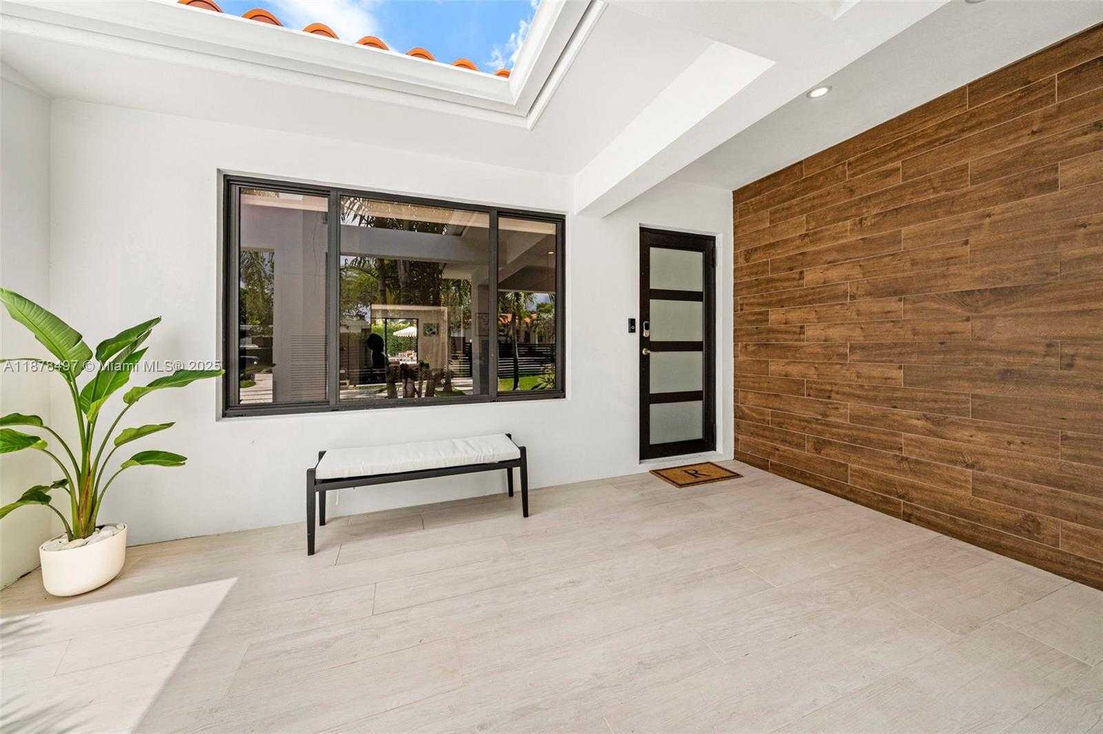 Small Image of 8033 NOREMAC AVE, Miami Beach Number 9