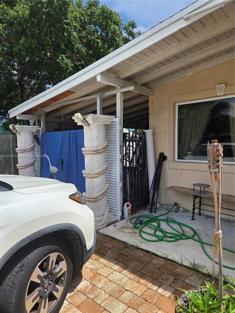 Small Image of 4320 NORTH EAST 18TH AVE, Pompano Beach Number 3