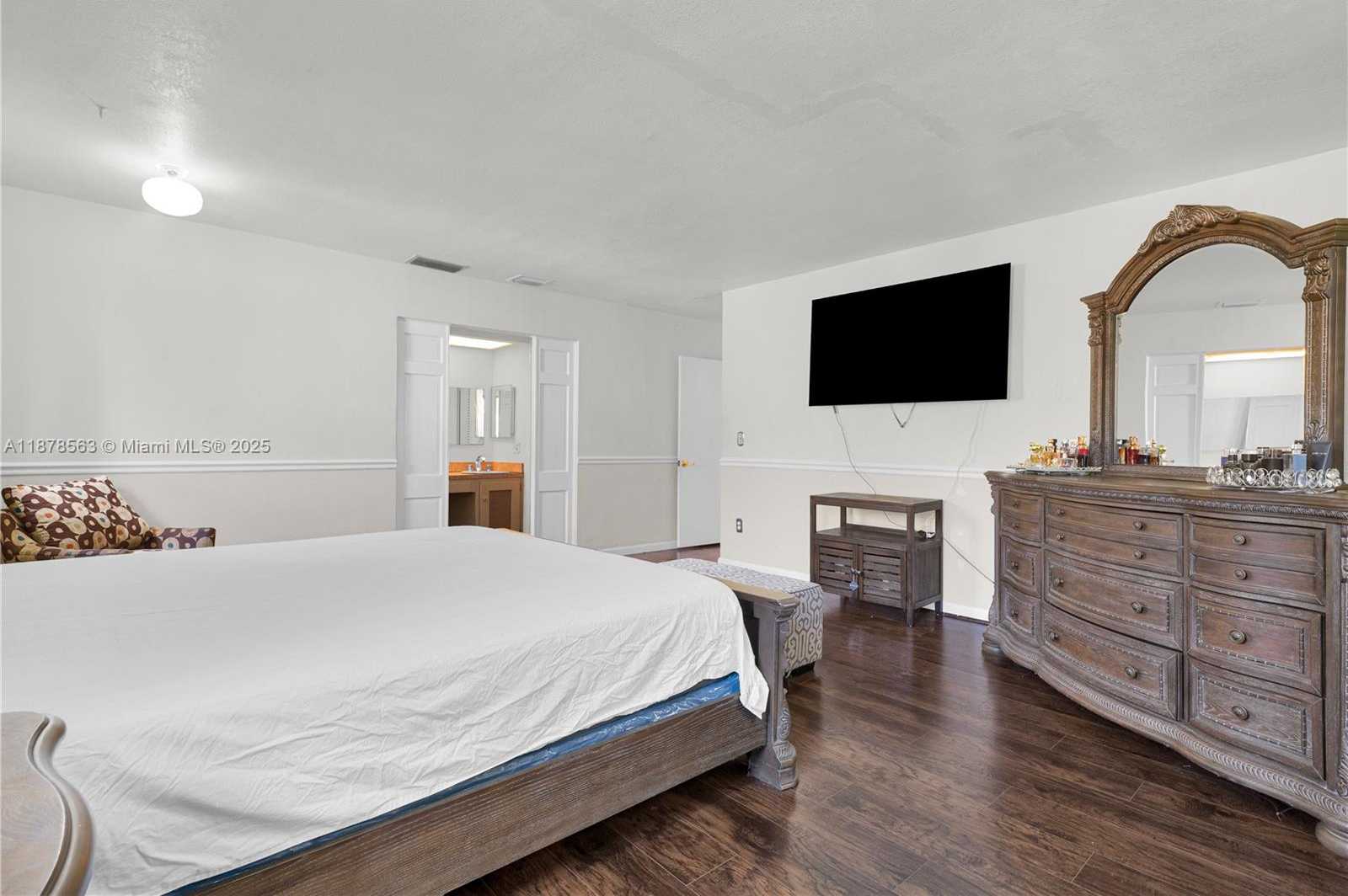 Small Image of 801 NORTH WEST 203RD ST, Miami Gardens Number 16