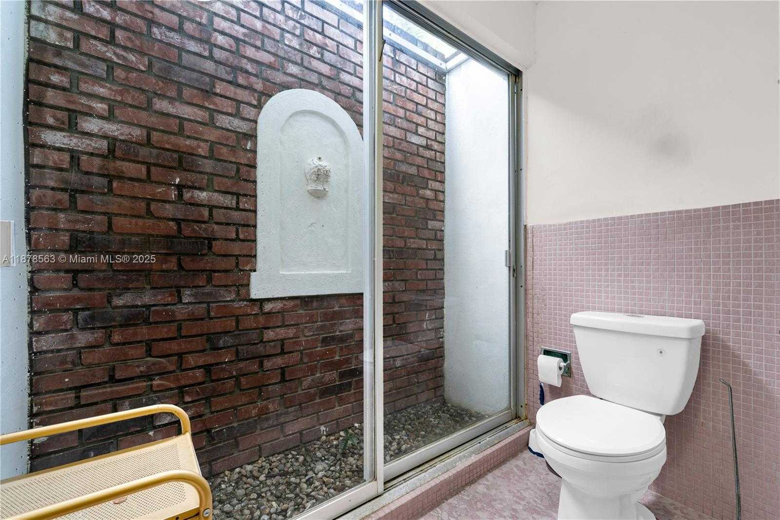 Small Image of 801 NORTH WEST 203RD ST, Miami Gardens Number 20