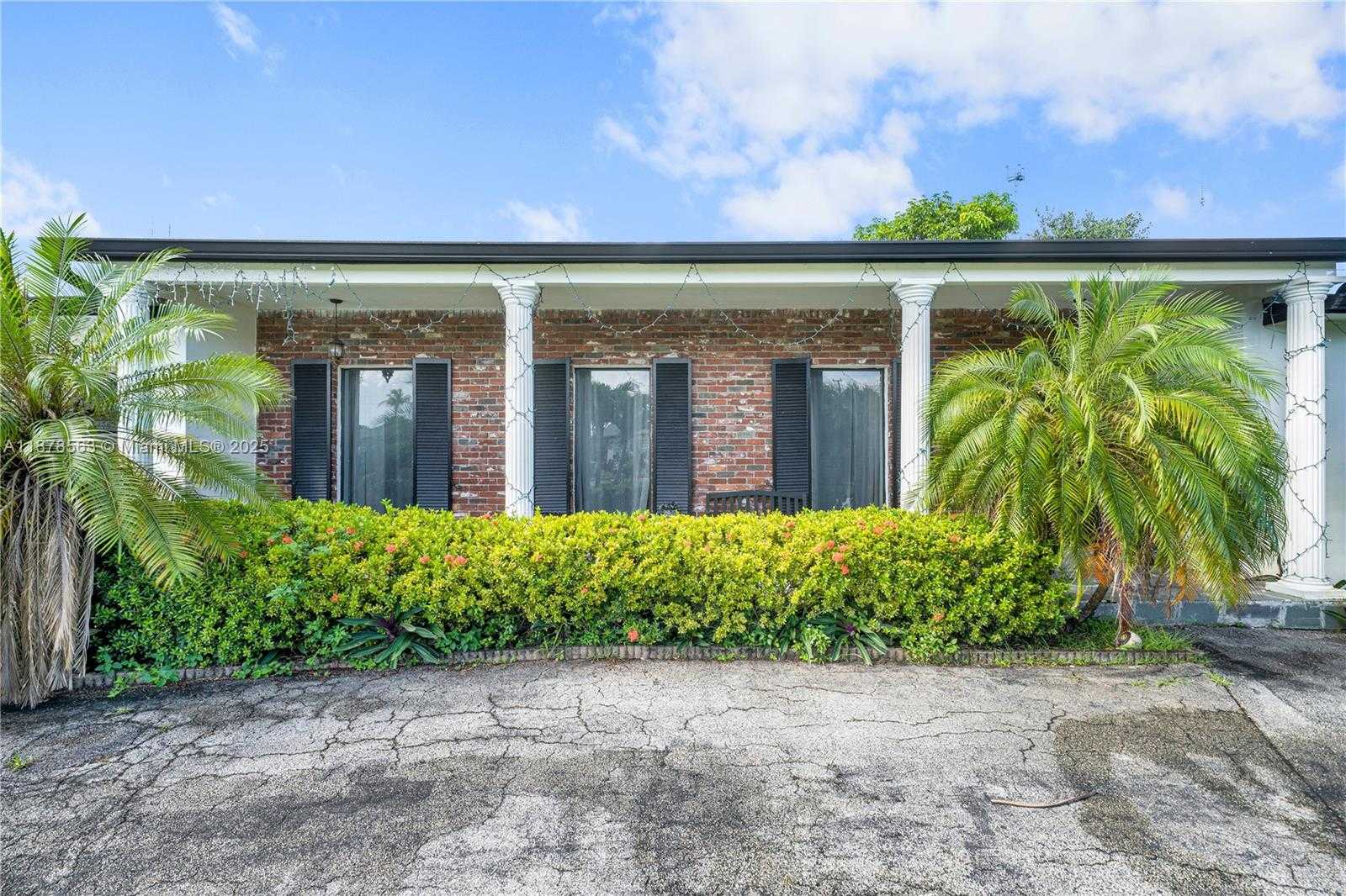 Small Image of 801 NORTH WEST 203RD ST, Miami Gardens Number 3