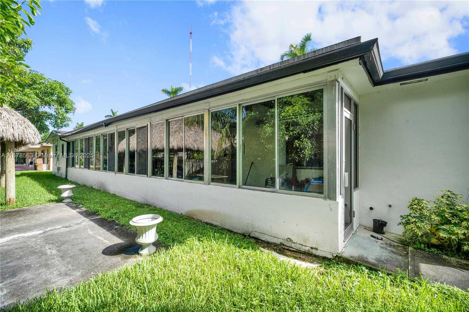 Small Image of 801 NORTH WEST 203RD ST, Miami Gardens Number 35