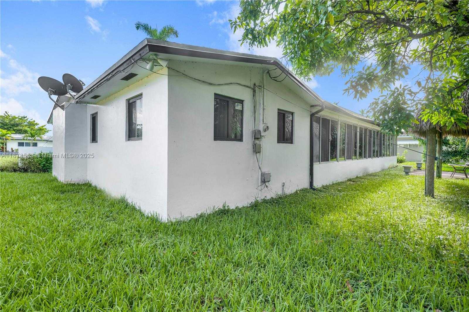 Small Image of 801 NORTH WEST 203RD ST, Miami Gardens Number 36