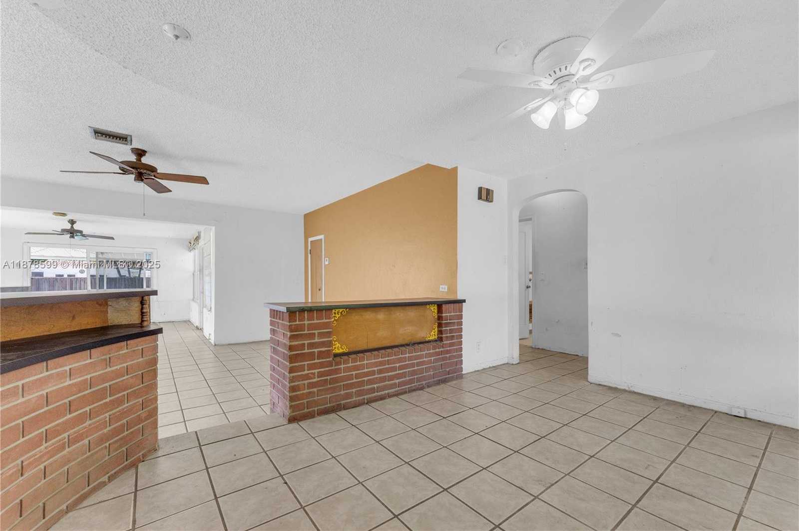 Small Image of 1146 POLK ST, Hollywood Number 7