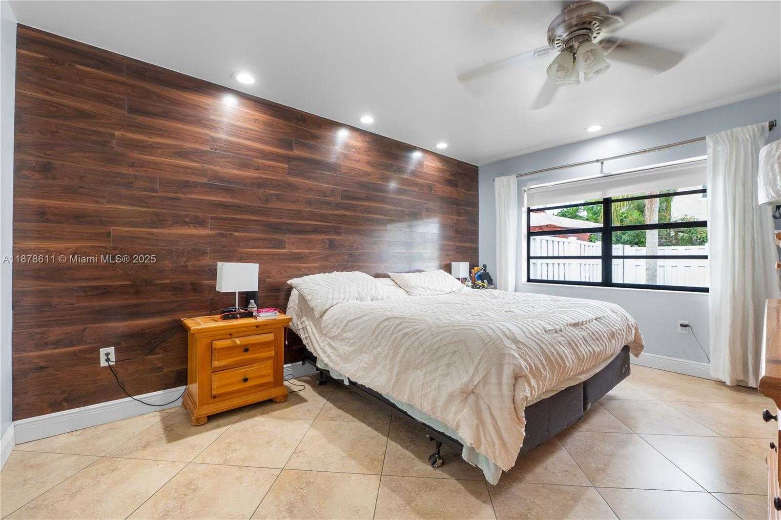 Small Image of 550 AUBURN WAY, Davie Number 10