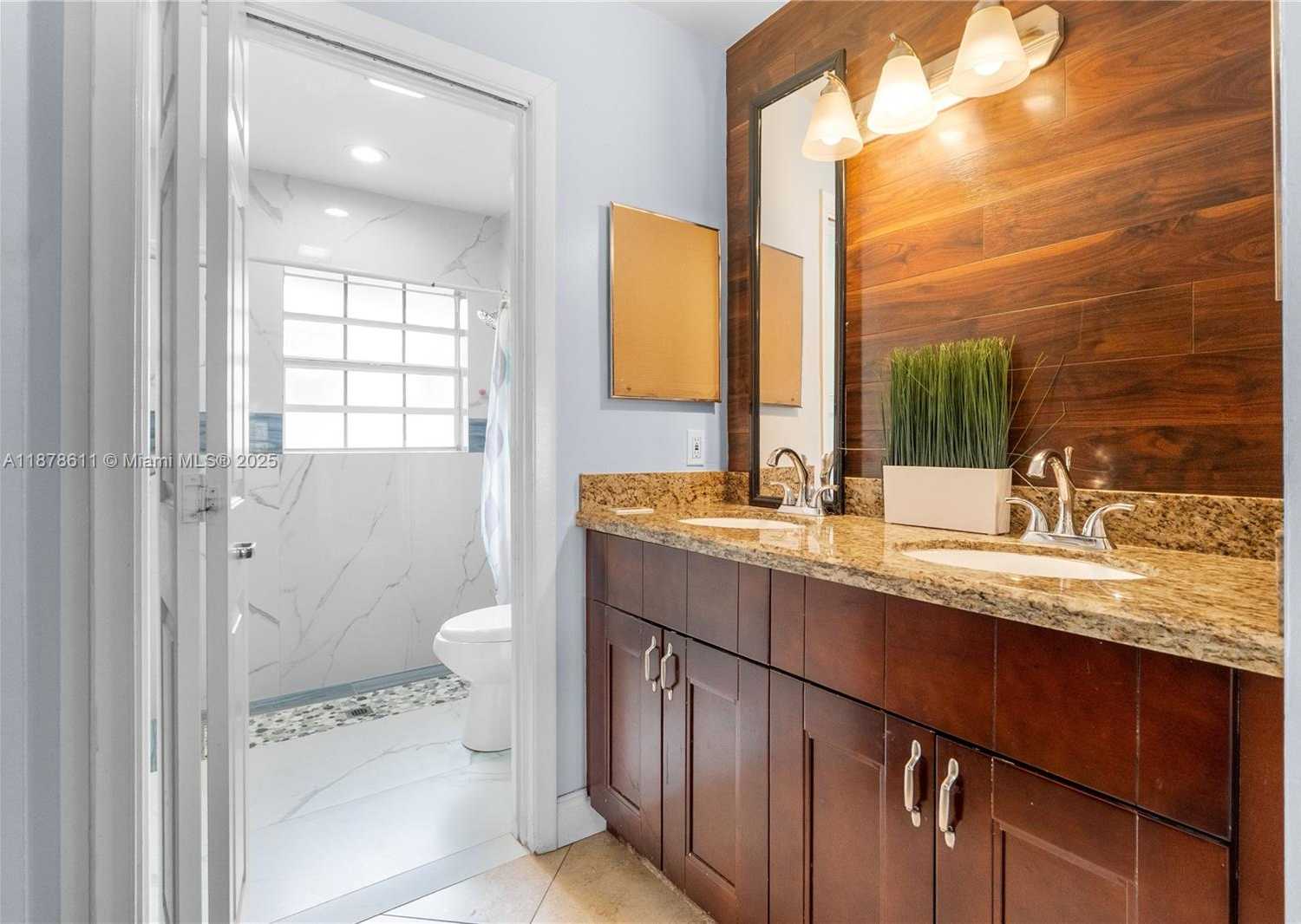 Small Image of 550 AUBURN WAY, Davie Number 12