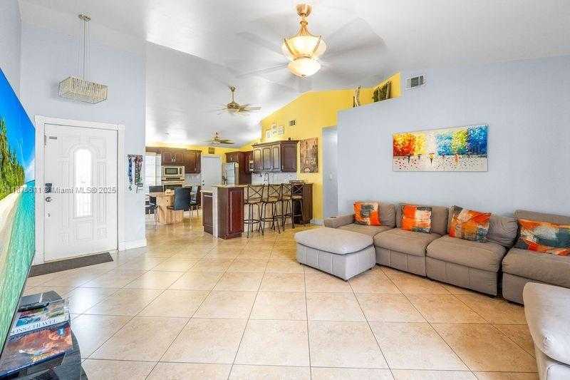 Small Image of 550 AUBURN WAY, Davie Number 4