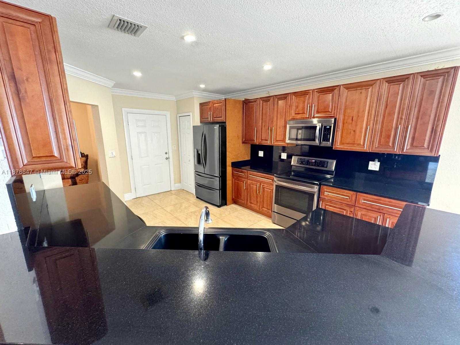 Small Image of 3165 SOUTH WEST 67TH AVE, Miramar Number 15