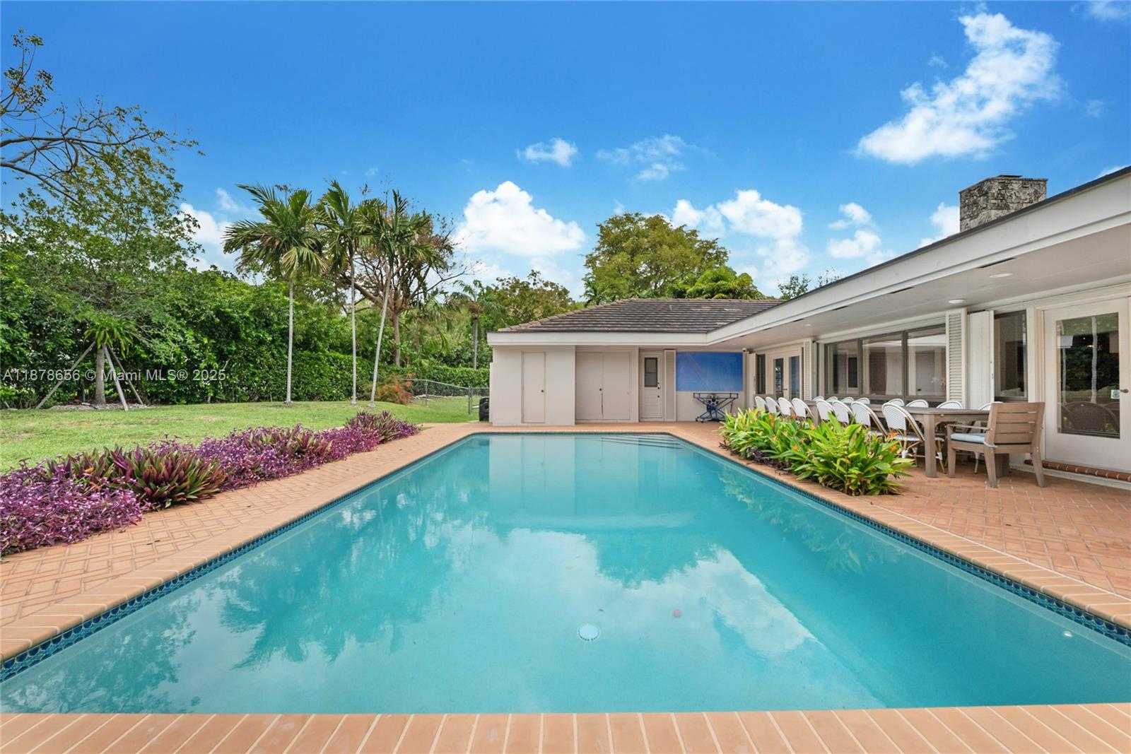 Small Image of 8290 LA RAMPA ST, Coral Gables Number 24