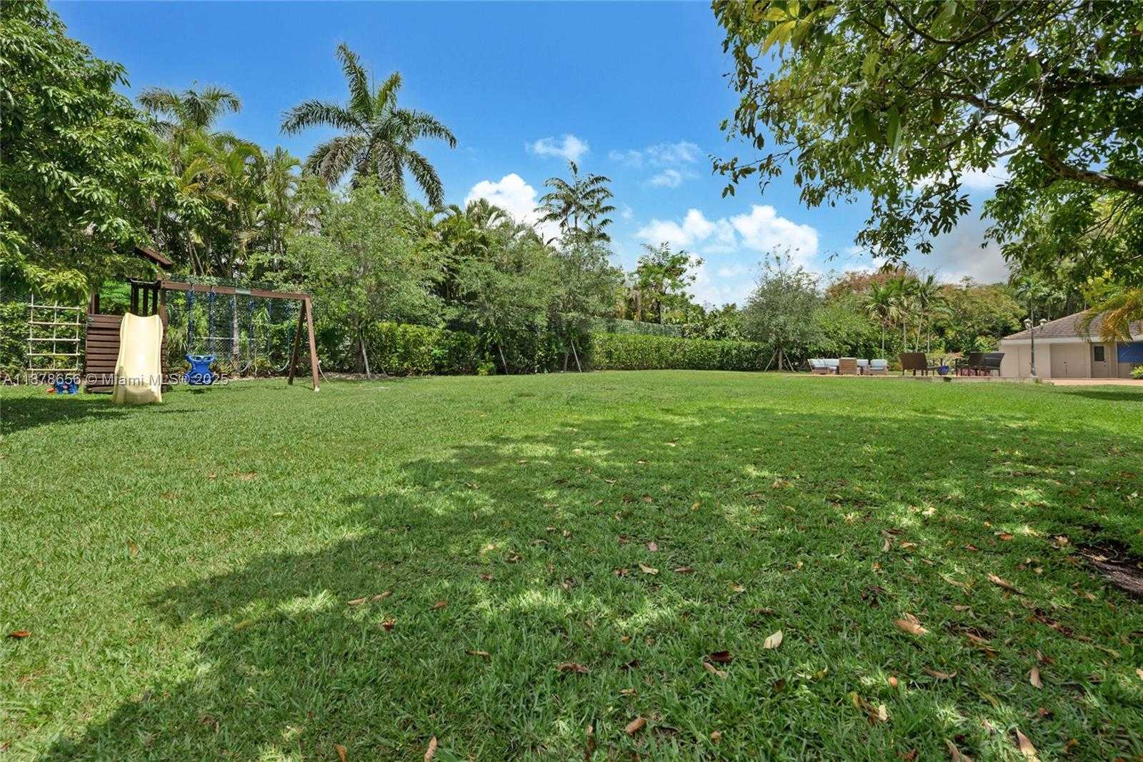 Small Image of 8290 LA RAMPA ST, Coral Gables Number 8