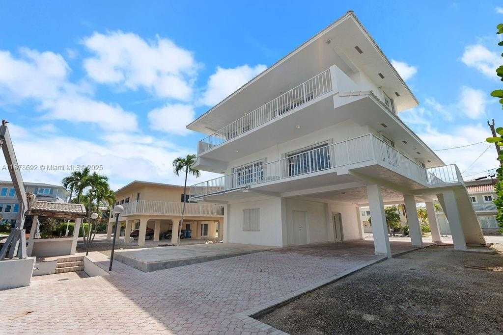 Small Image of 106 LISBON CT, Islamorada Number 19