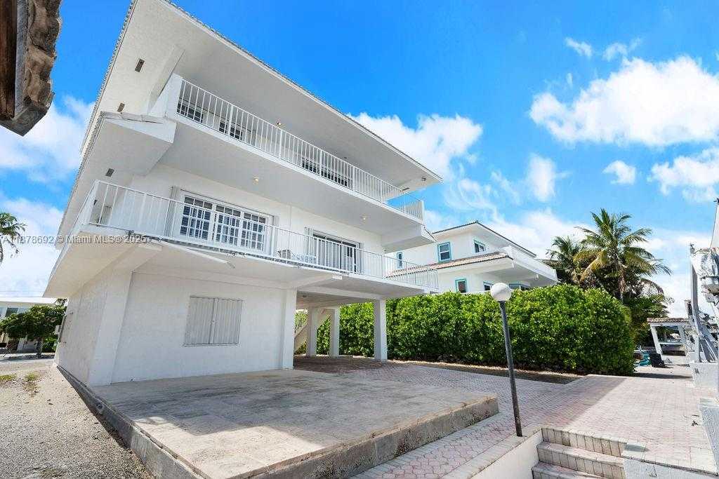 Small Image of 106 LISBON CT, Islamorada Number 21