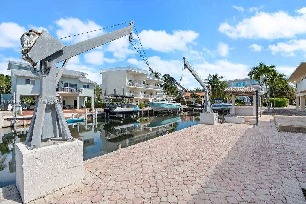 Small Image of 106 LISBON CT, Islamorada Number 23