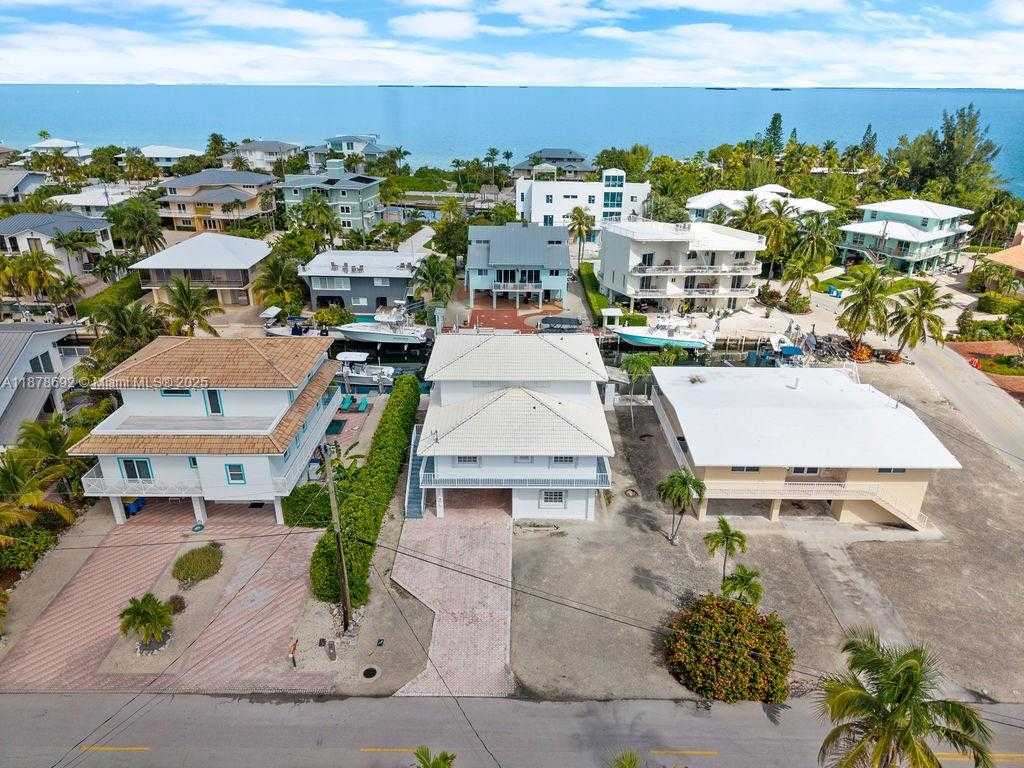 Small Image of 106 LISBON CT, Islamorada Number 3