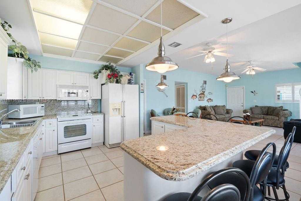 Small Image of 106 LISBON CT, Islamorada Number 35