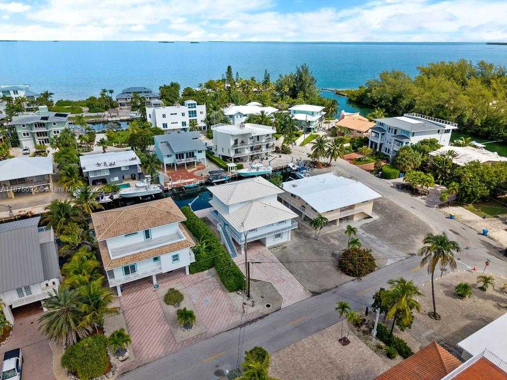 Small Image of 106 LISBON CT, Islamorada Number 4