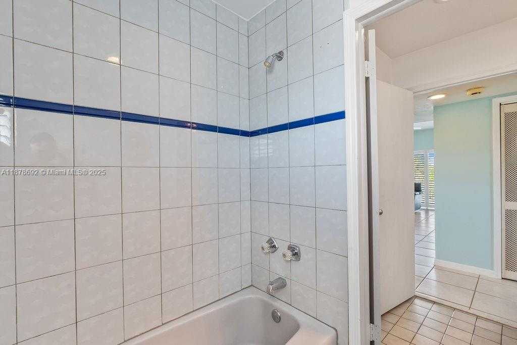 Small Image of 106 LISBON CT, Islamorada Number 43