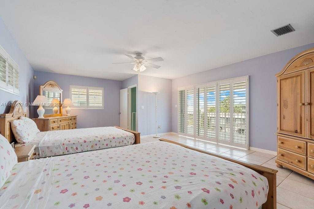 Small Image of 106 LISBON CT, Islamorada Number 47