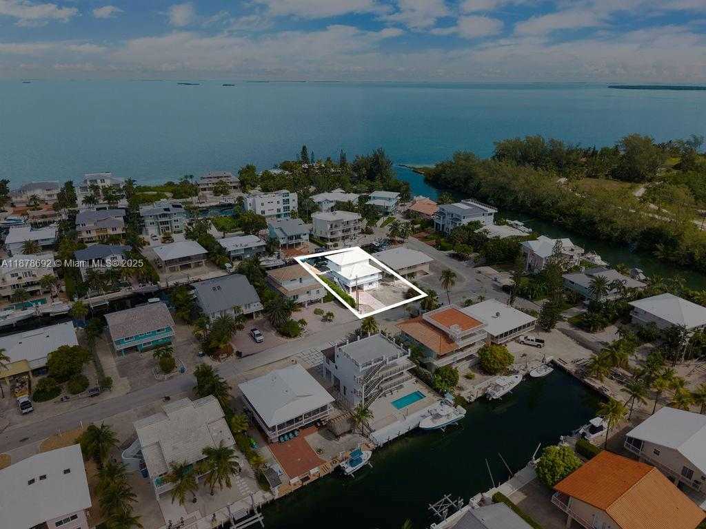Small Image of 106 LISBON CT, Islamorada Number 5