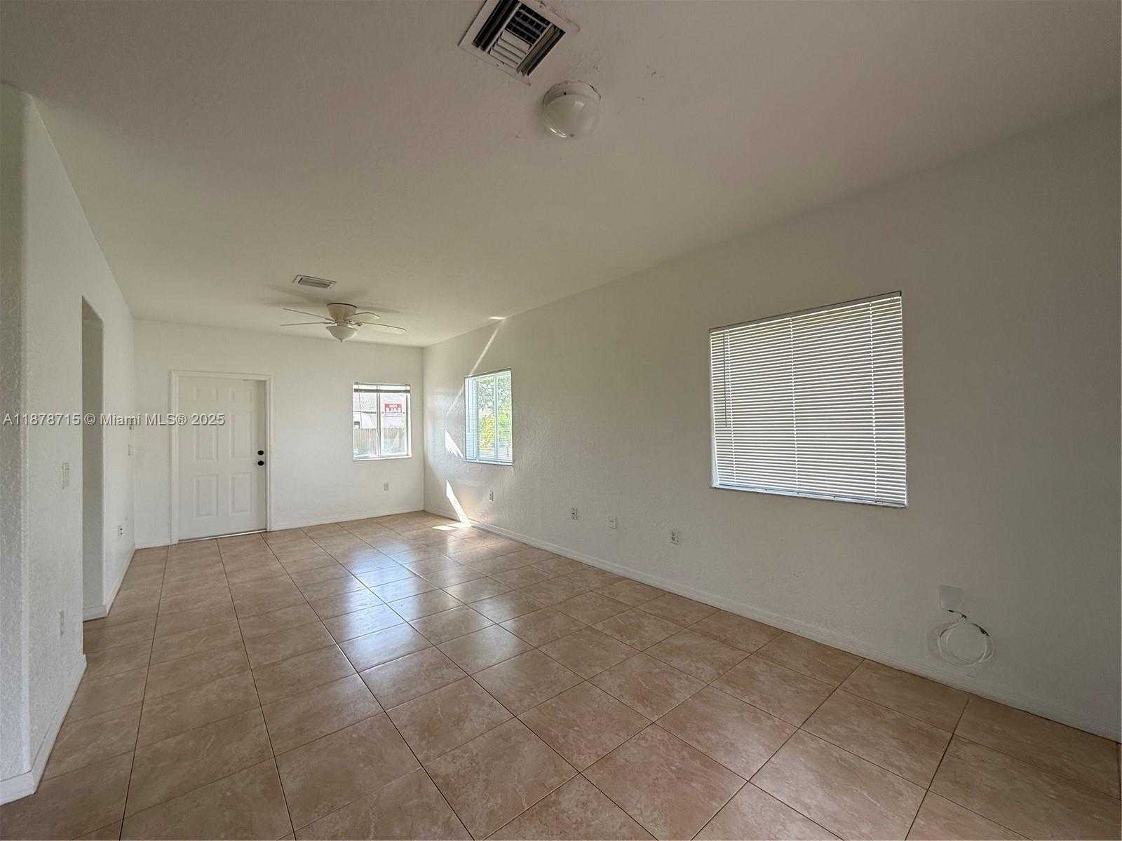 Small Image of 613 SOUTH EAST 14TH PL, Homestead Number 11