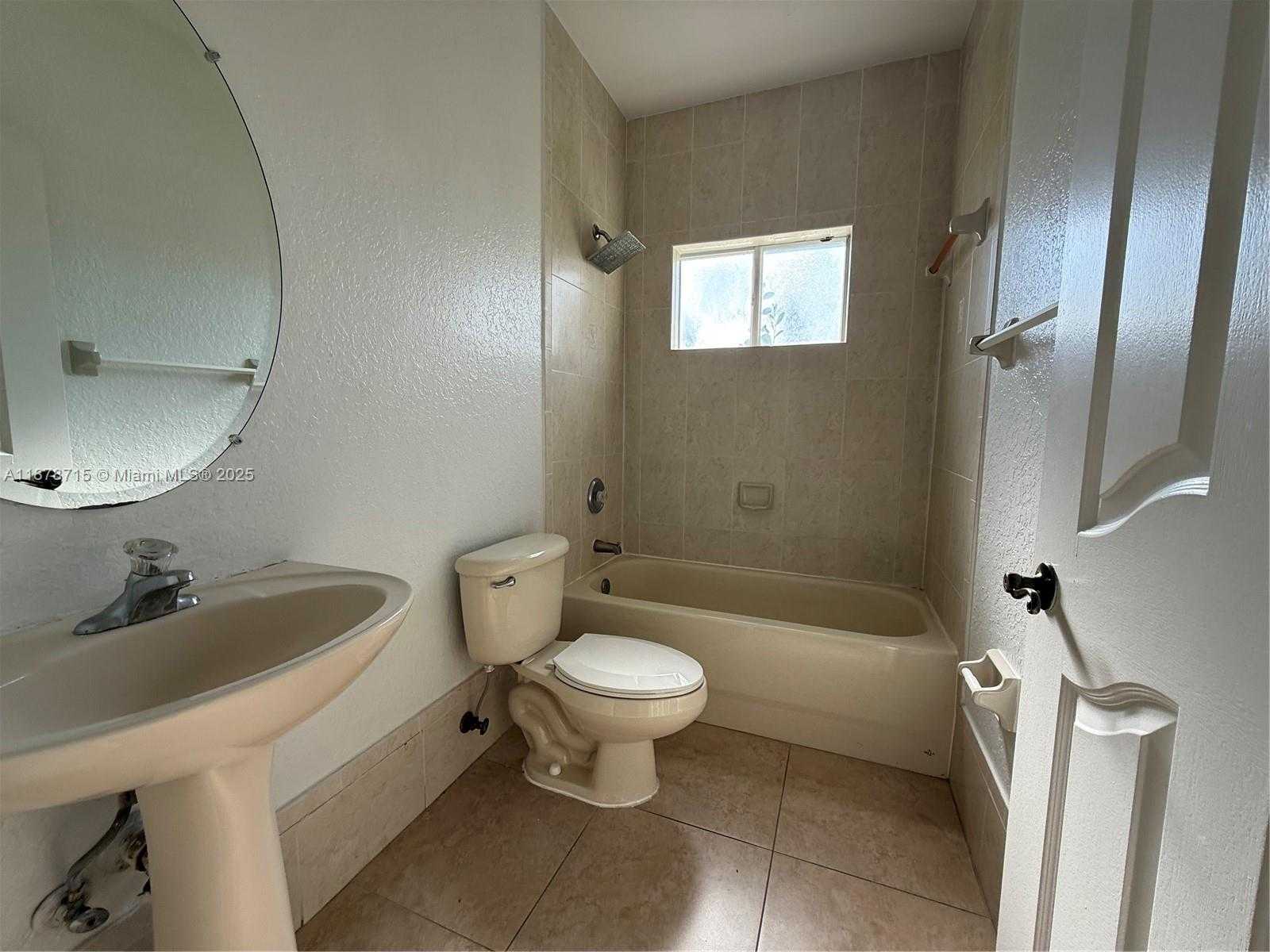 Small Image of 613 SOUTH EAST 14TH PL, Homestead Number 14