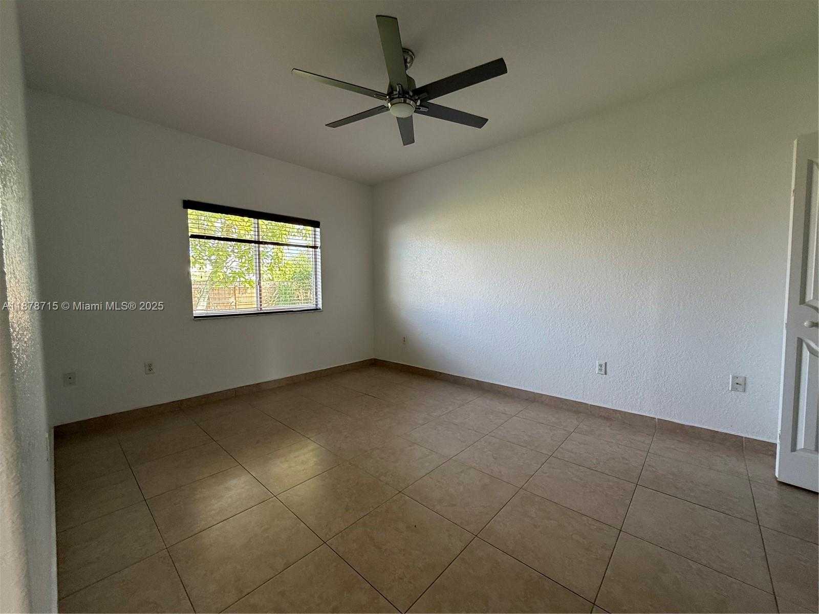 Small Image of 613 SOUTH EAST 14TH PL, Homestead Number 16