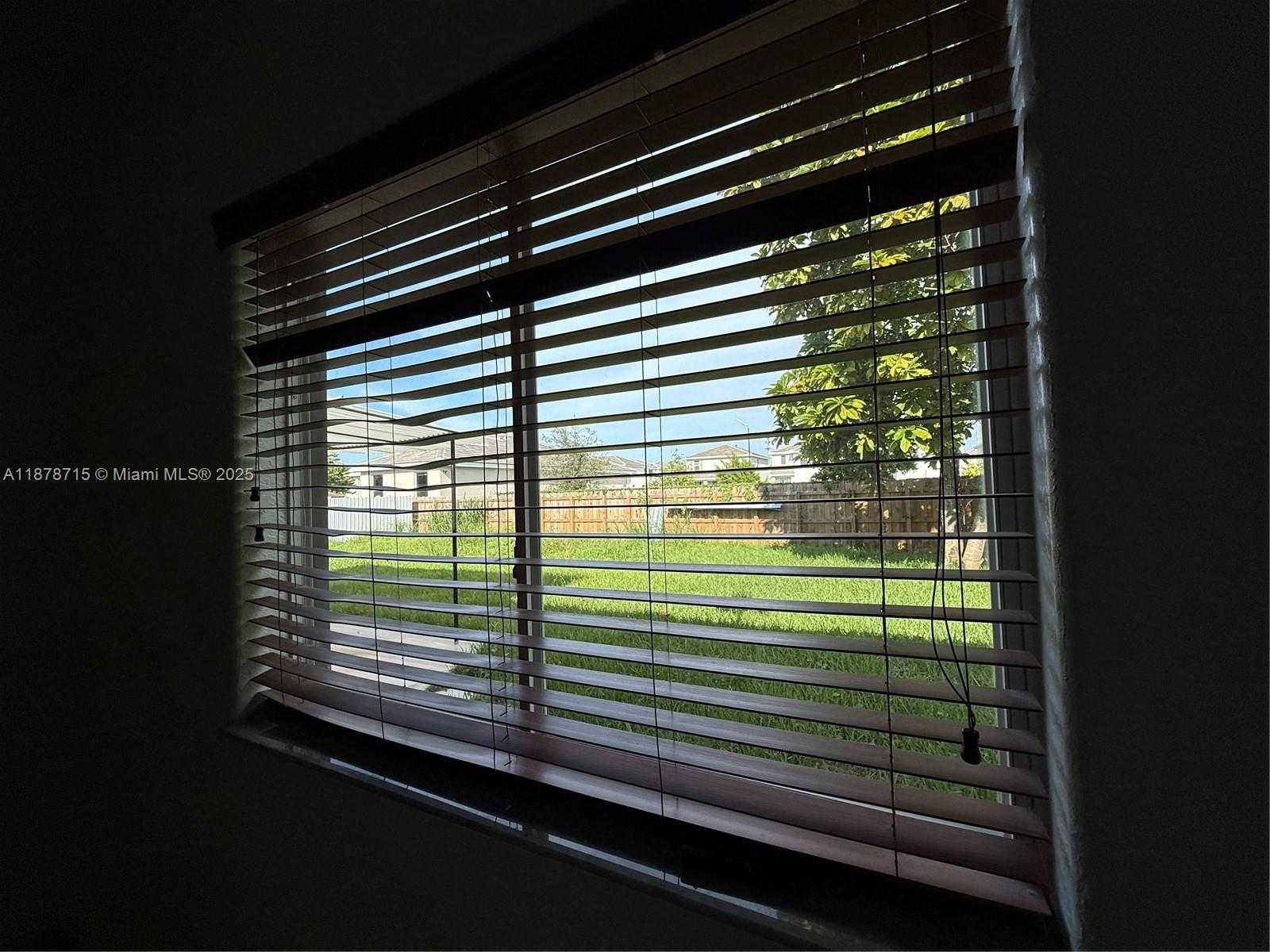 Small Image of 613 SOUTH EAST 14TH PL, Homestead Number 17