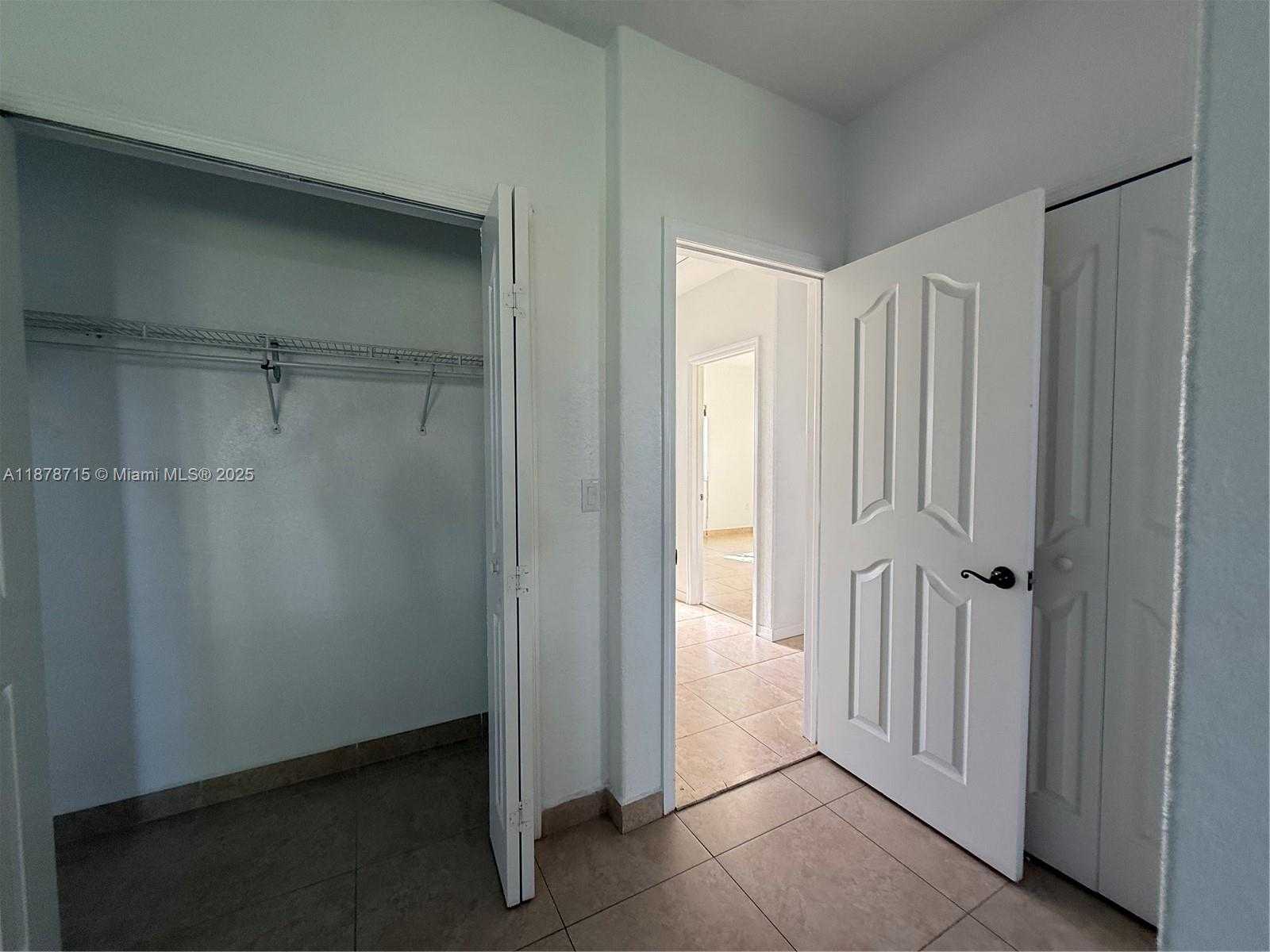 Small Image of 613 SOUTH EAST 14TH PL, Homestead Number 19