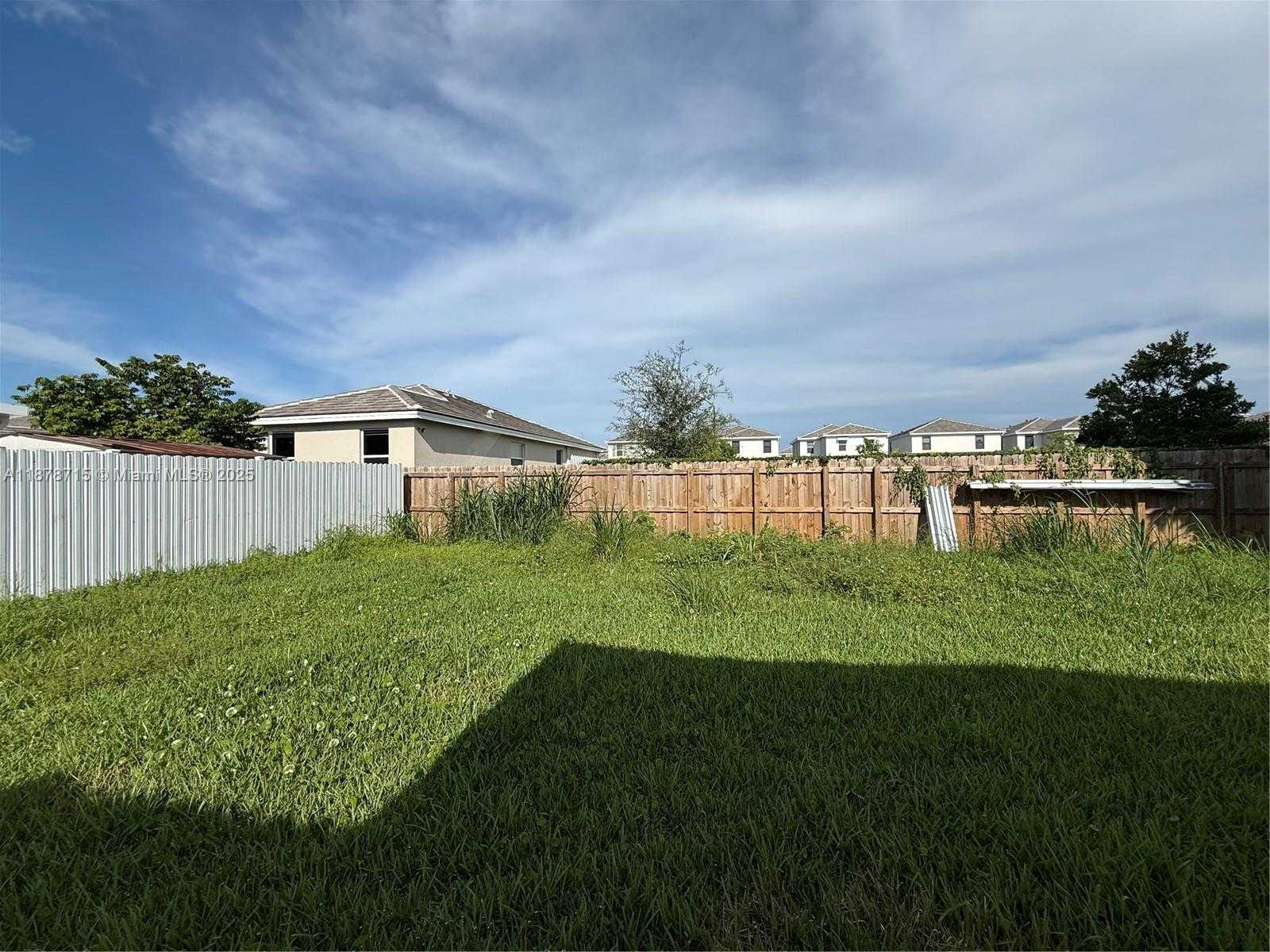 Small Image of 613 SOUTH EAST 14TH PL, Homestead Number 24
