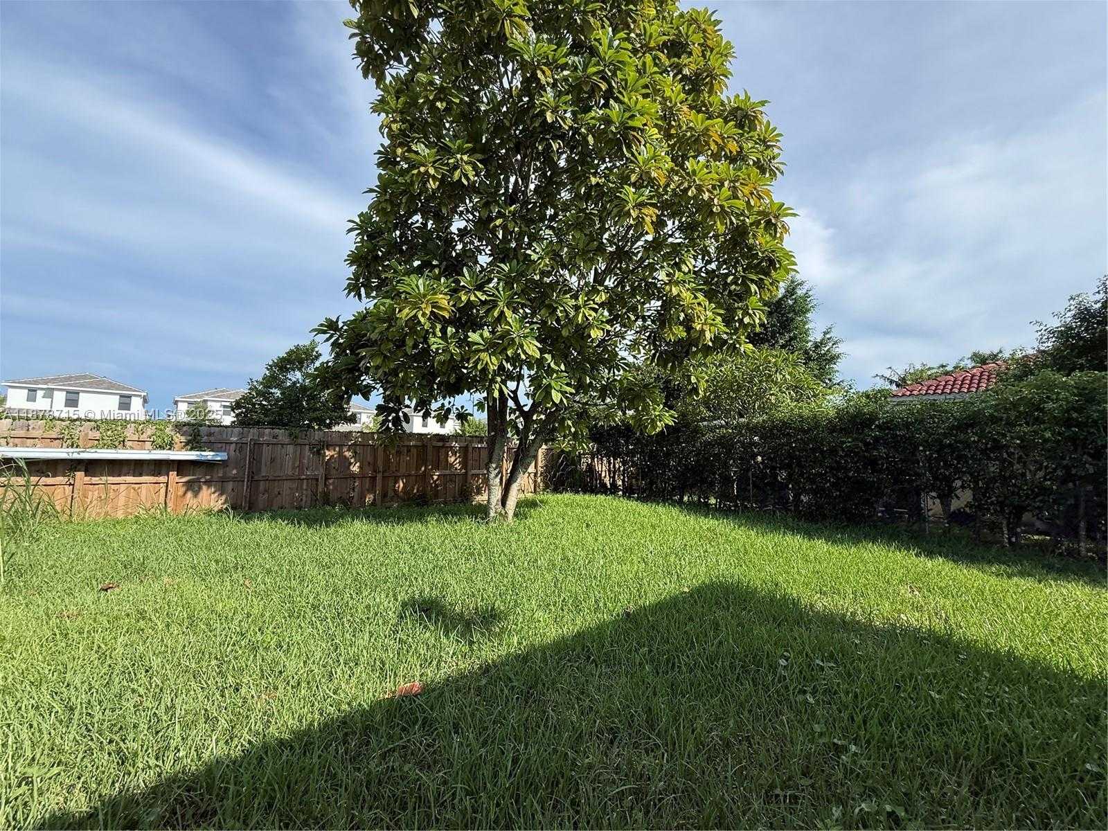 Small Image of 613 SOUTH EAST 14TH PL, Homestead Number 27