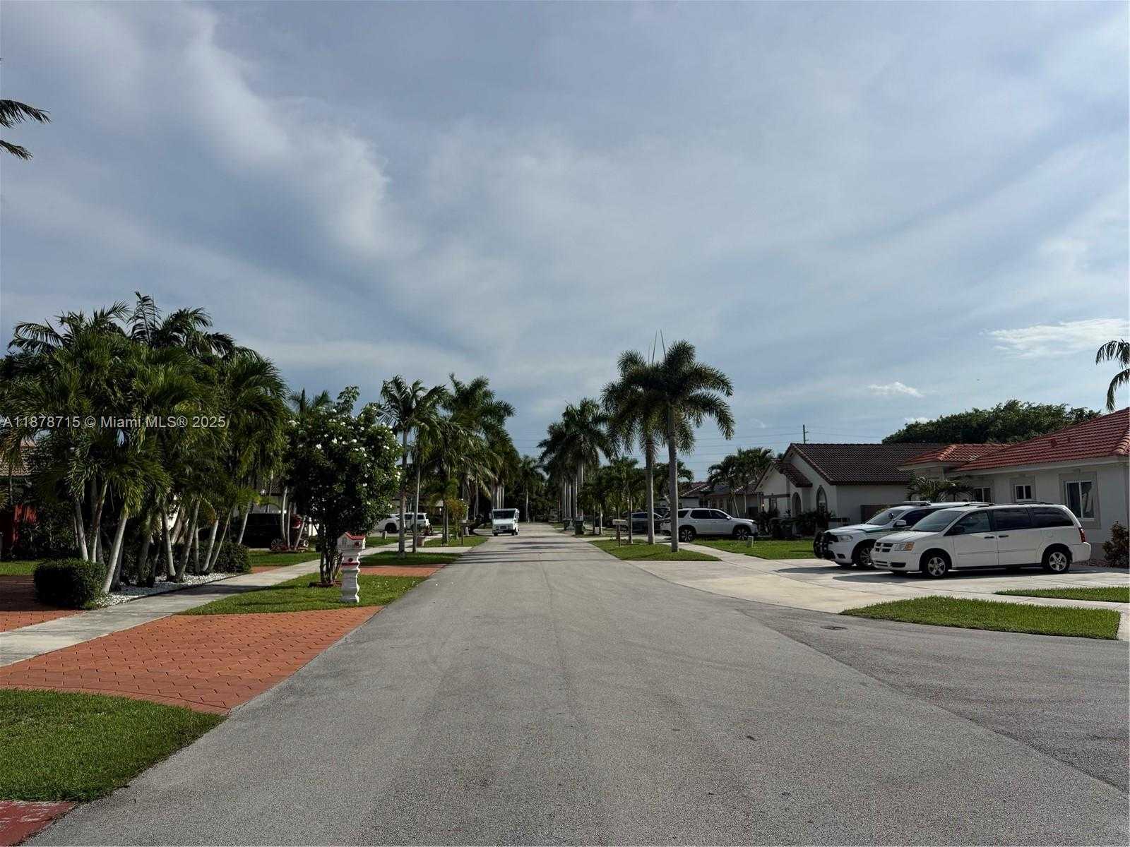Small Image of 613 SOUTH EAST 14TH PL, Homestead Number 3