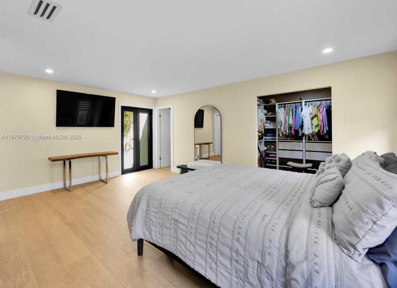 Small Image of 10448 SOUTH WEST 23RD ST, Miami Number 11