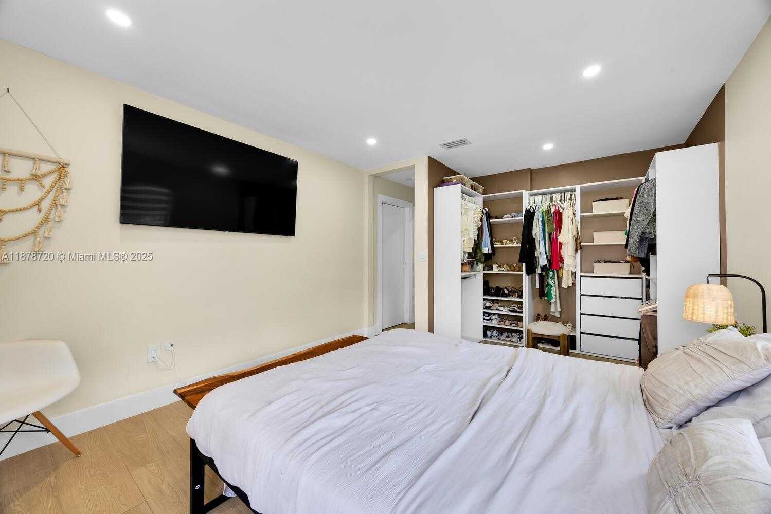 Small Image of 10448 SOUTH WEST 23RD ST, Miami Number 19