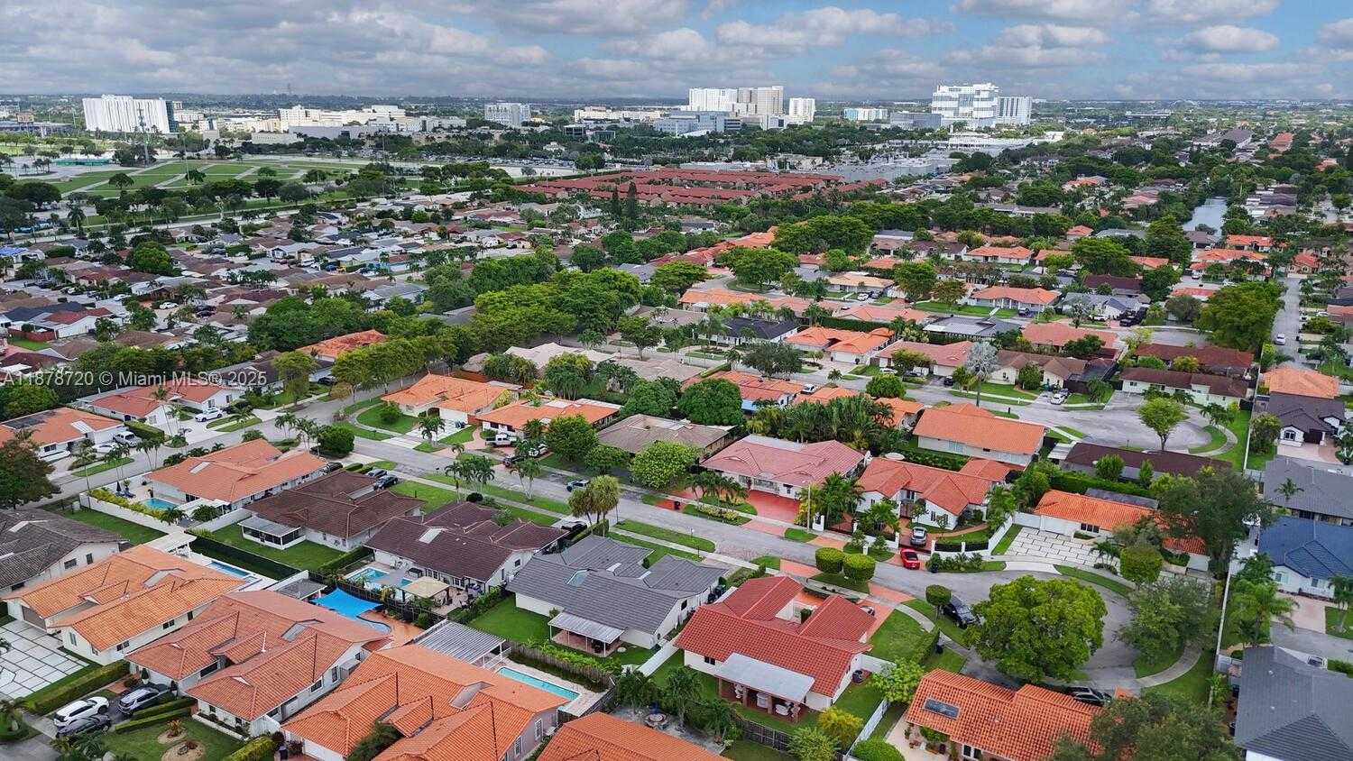 Small Image of 10448 SOUTH WEST 23RD ST, Miami Number 29