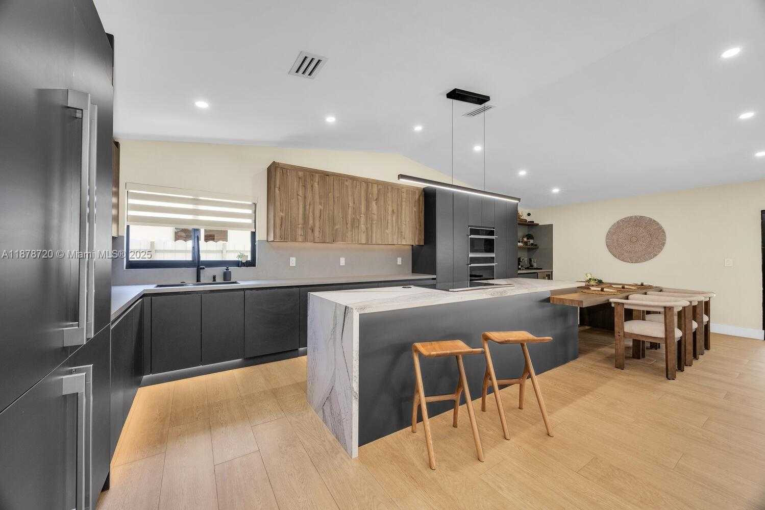 Small Image of 10448 SOUTH WEST 23RD ST, Miami Number 3