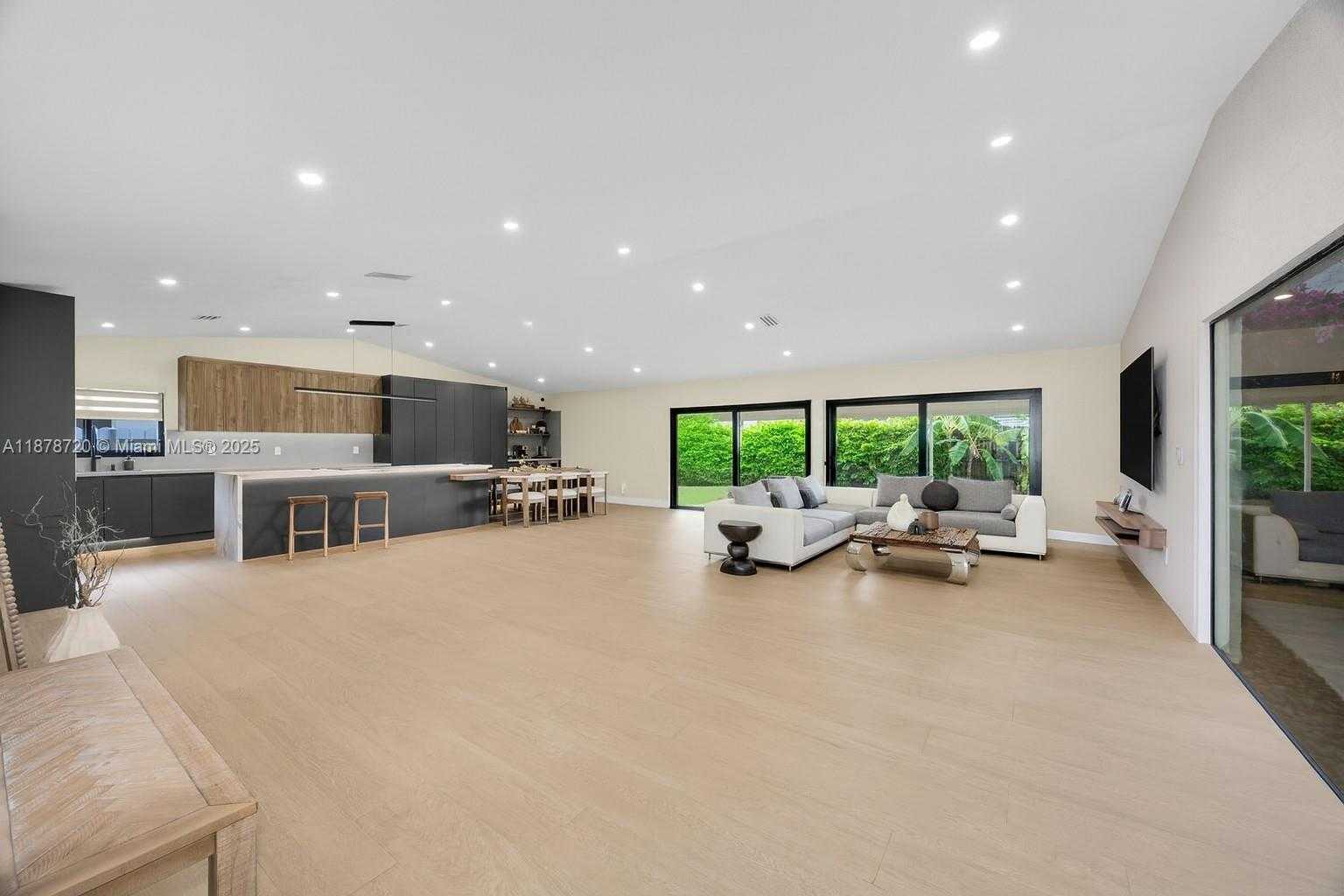 Small Image of 10448 SOUTH WEST 23RD ST, Miami Number 6