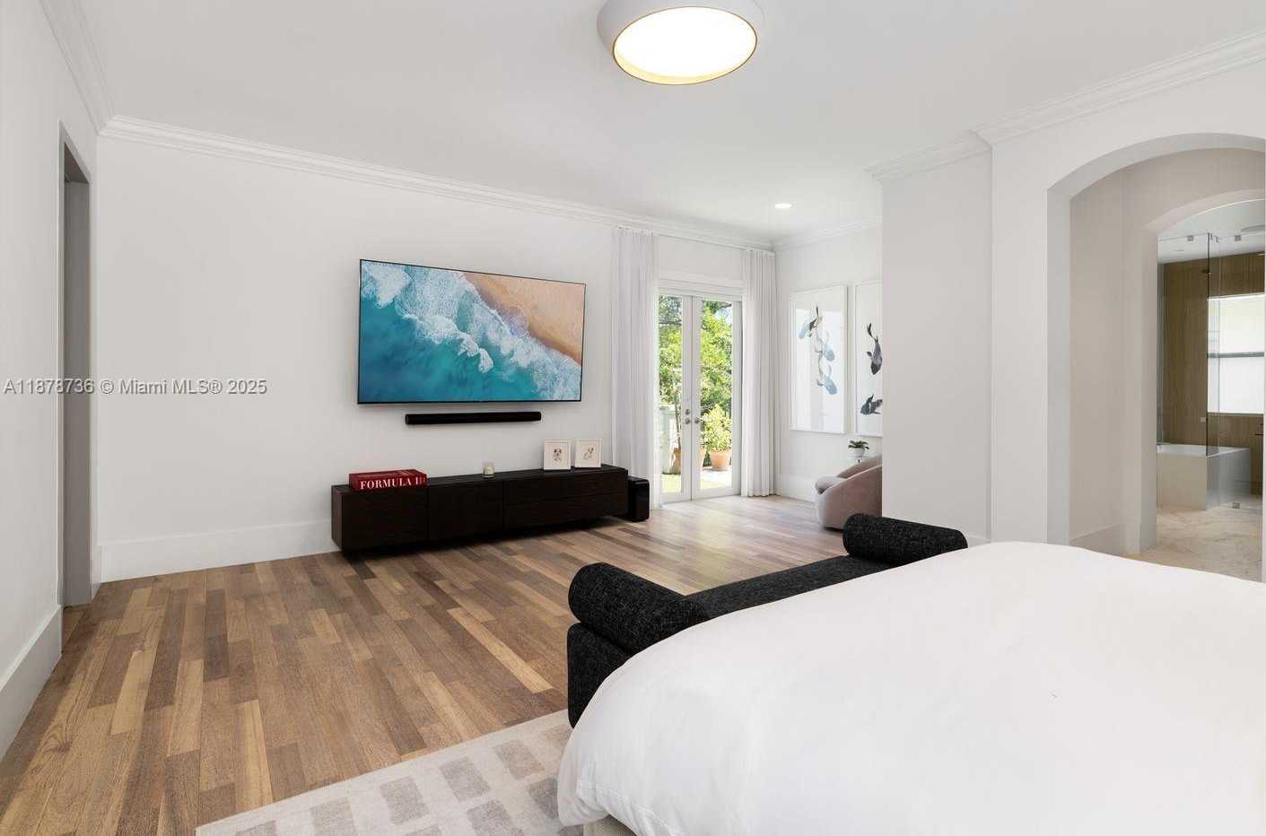 Small Image of 1866 TIGERTAIL AVE, Miami Number 16