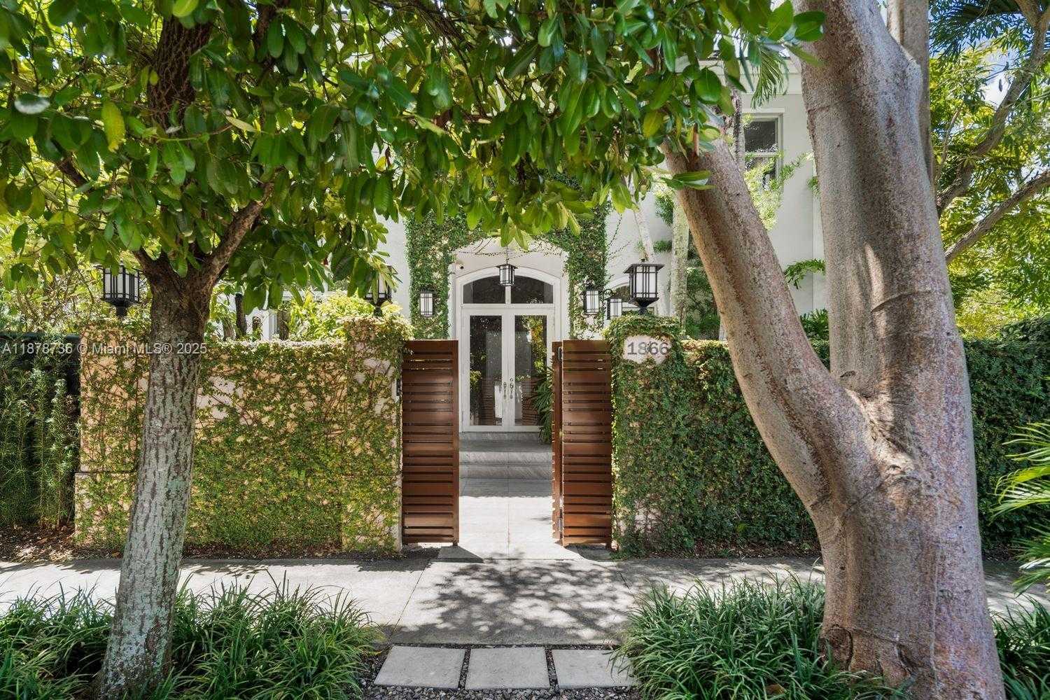 Small Image of 1866 TIGERTAIL AVE, Miami Number 19