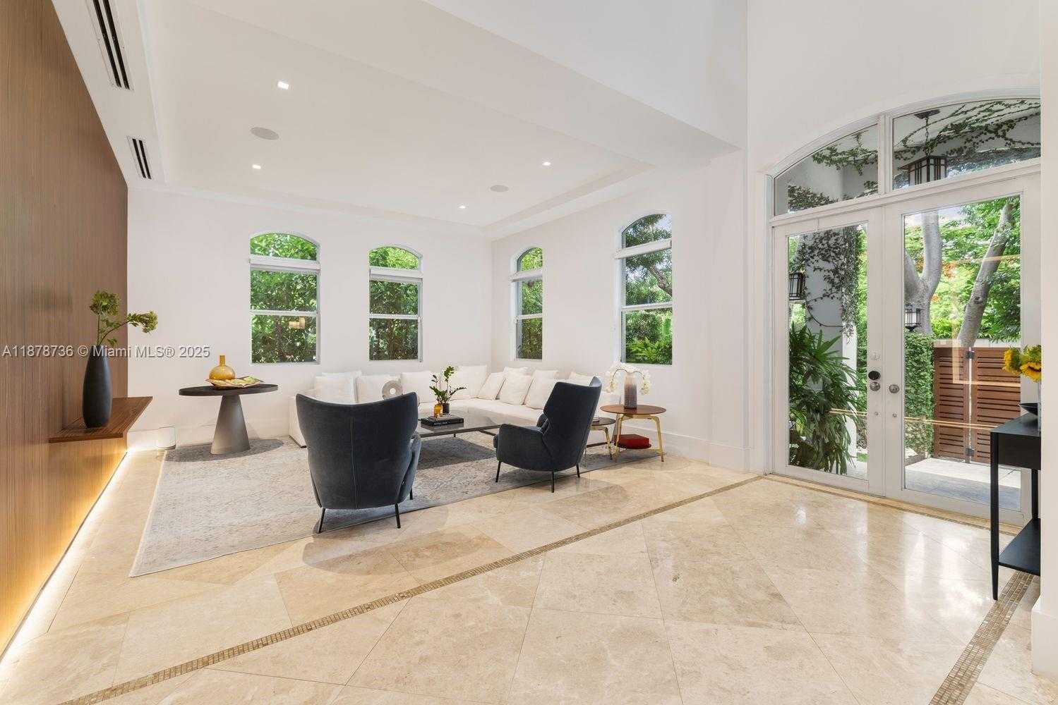 Small Image of 1866 TIGERTAIL AVE, Miami Number 2