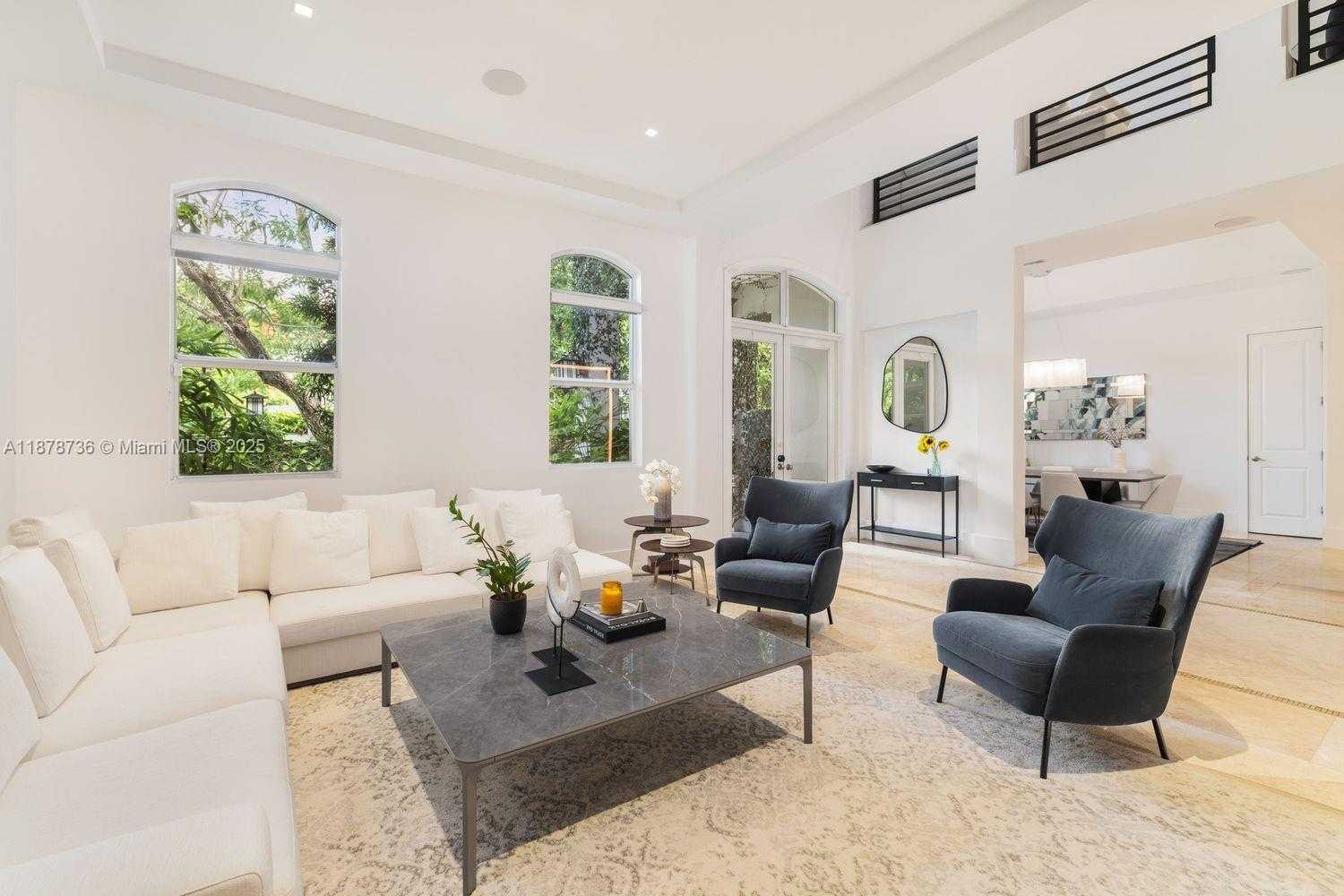 Small Image of 1866 TIGERTAIL AVE, Miami Number 3