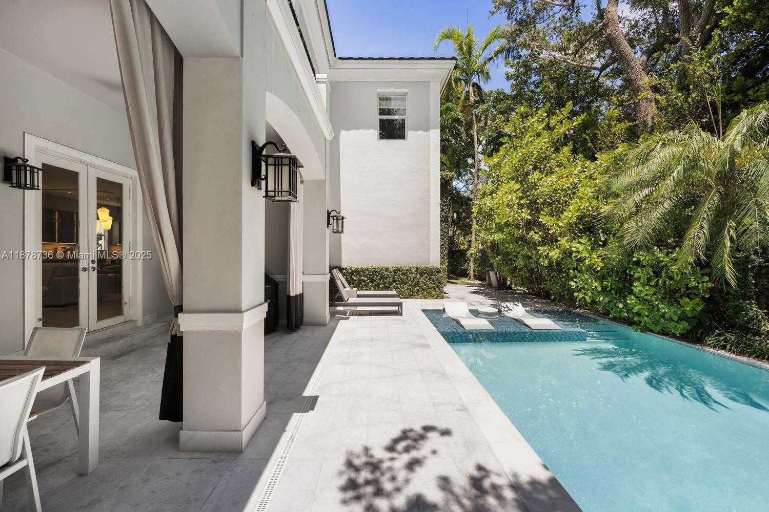 Small Image of 1866 TIGERTAIL AVE, Miami Number 31