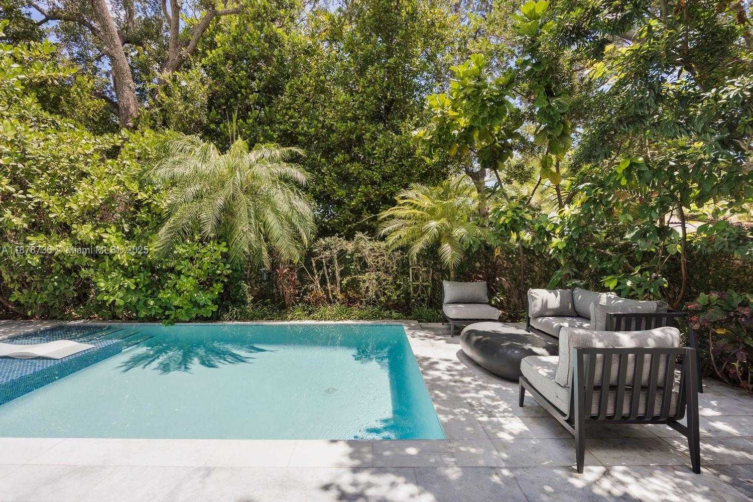 Small Image of 1866 TIGERTAIL AVE, Miami Number 32