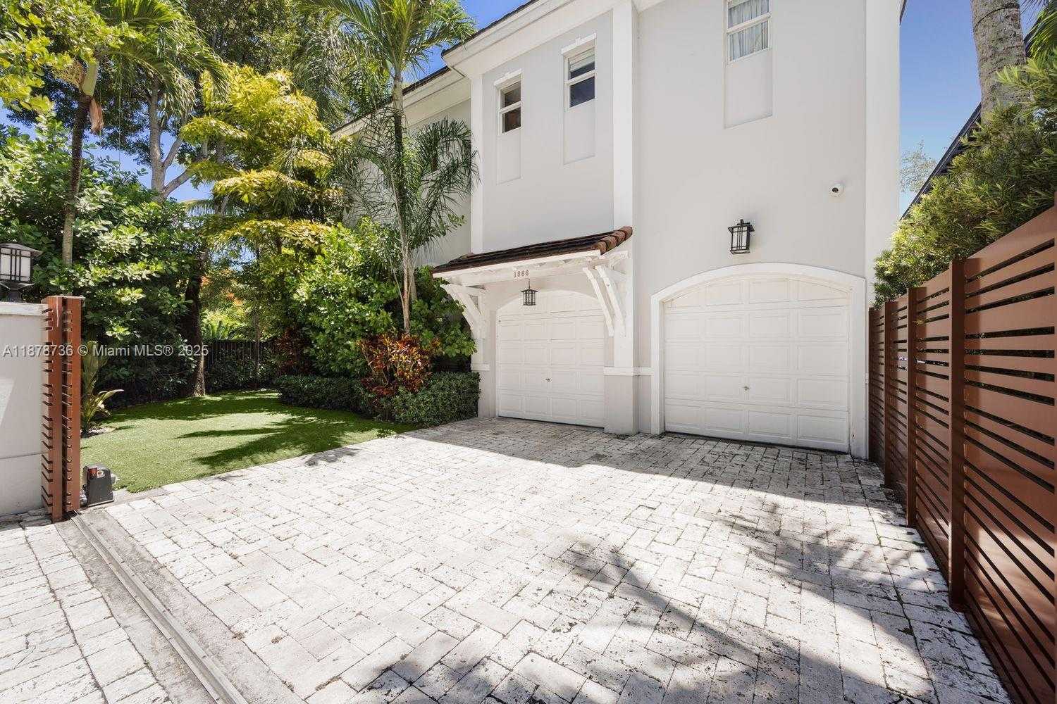 Small Image of 1866 TIGERTAIL AVE, Miami Number 33