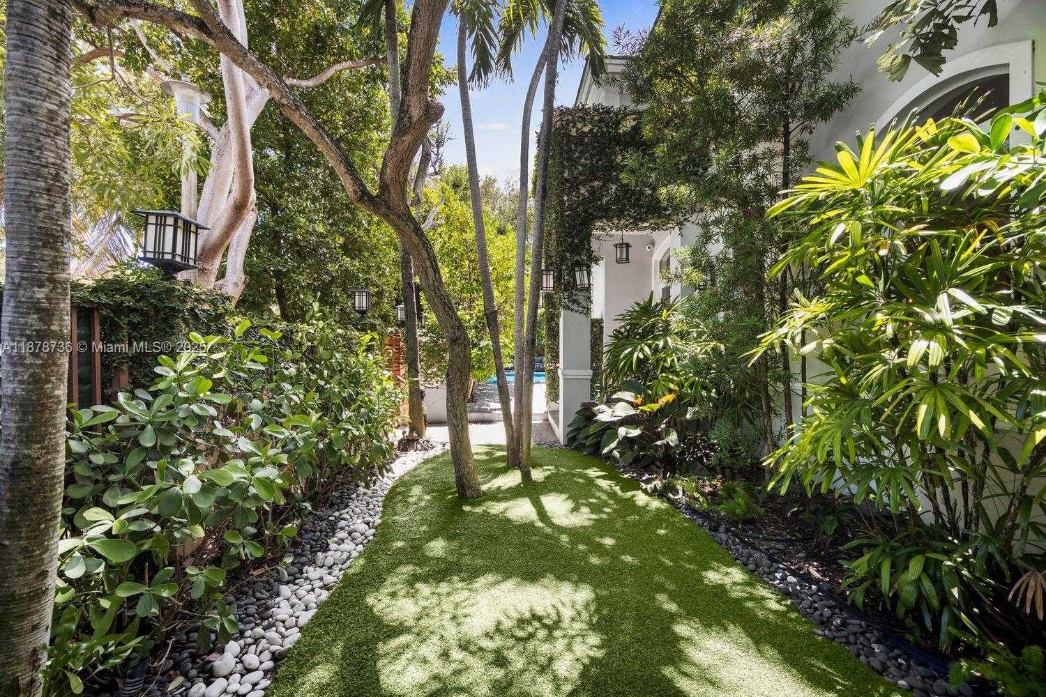 Small Image of 1866 TIGERTAIL AVE, Miami Number 37