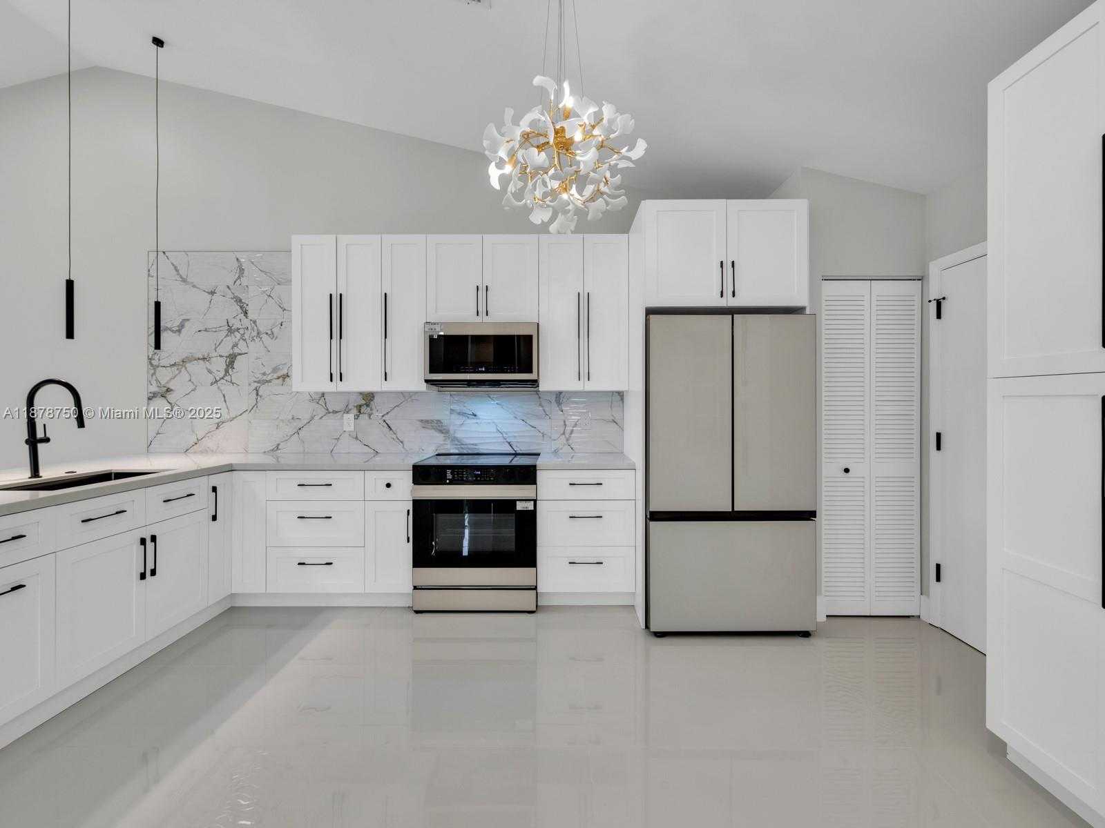 Small Image of 7889 LAKE SANDS DR, Delray Beach Number 11
