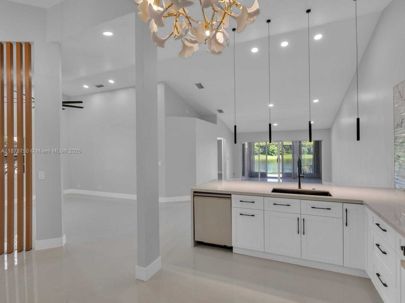 Small Image of 7889 LAKE SANDS DR, Delray Beach Number 12